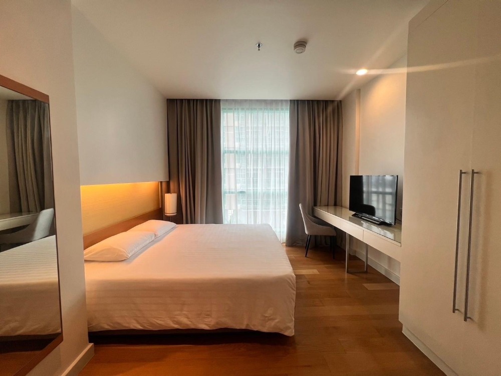 ให้เช่าคอนโดสาทร นราธิวาส : ให้เช่าคอนโดริมแม่น้ำเจ้าพระยา ในย่านเจริญกรุง  2ห้องนอน ห้องสวย เฟอร์นิเจอร์และสิ่งอำนวยความสะดวกครบ วิวแม่น้ำ พร้อมเข้าอยู่