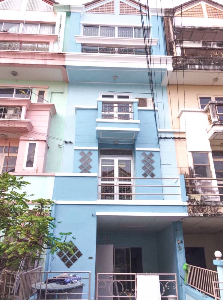 Home OfficeOnnut, Udomsuk : For rent/Urgent sale!! Home office, 4 floors, On Nut 44