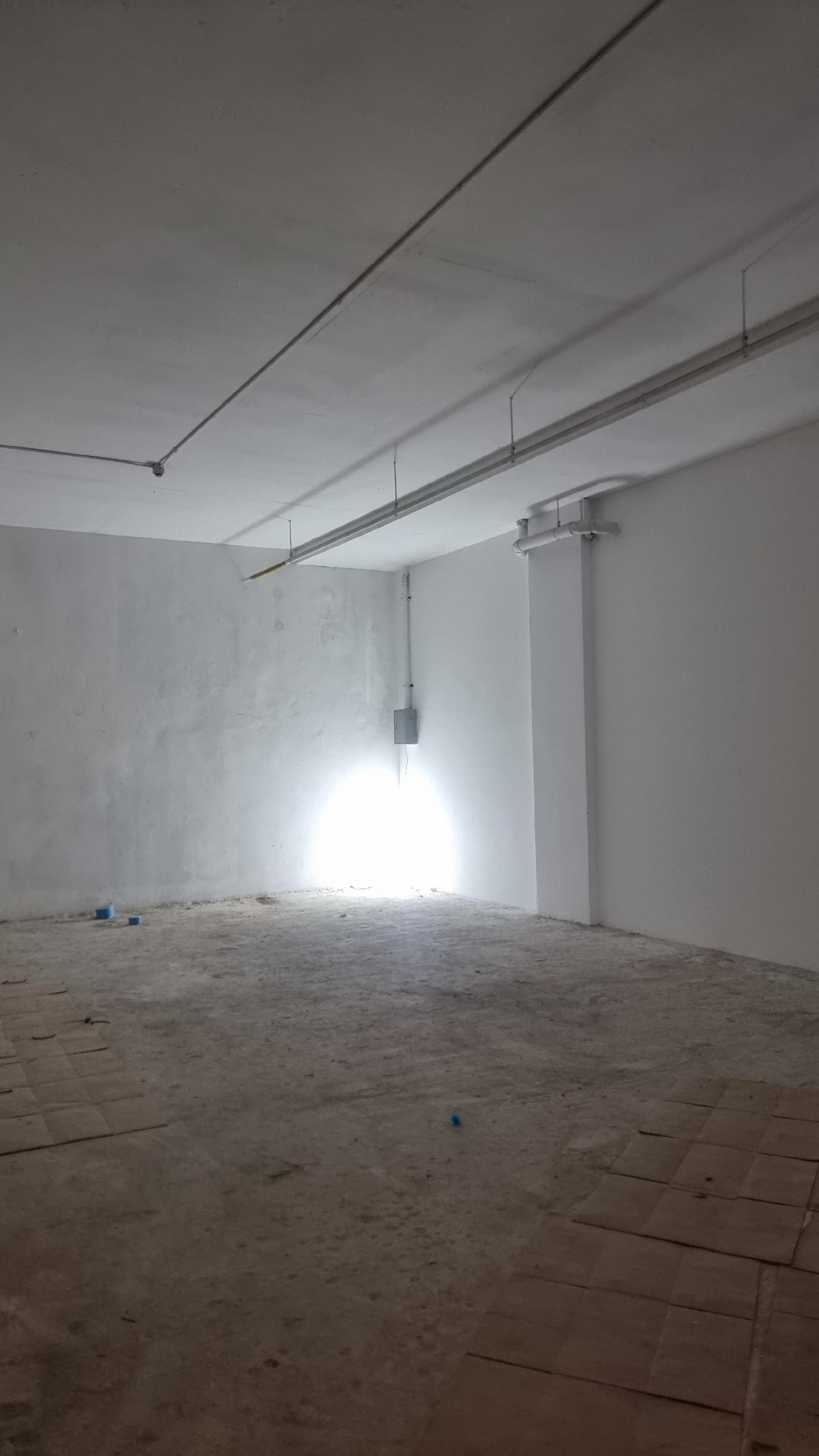 ให้เช่าร้านค้า/ตลาดนัดสุขุมวิท อโศก ทองหล่อ : ให้เช่า พร้อมพงษ์ ทองหล่อ เพดานสูงมาก4.3เมตร พื้นที่ขนาด 96 ตารางเมตรเหมาะทำคาเฟ่ร้านอาหาร หรือซุปเปอร์มาร์เก็ตสินค้าจากฟาร์มออแกนิค