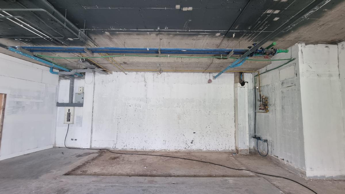 ให้เช่าร้านค้า/ตลาดนัดสุขุมวิท อโศก ทองหล่อ : ให้เช่า พร้อมพงษ์ ทองหล่อ พื้นที่outdoor แะindoor ติดถนนสุขุมวิท การมองเห็นดี เหมาะทำร้านอาหาร ดนตรีสด เพดานสูง พื้นที่ขนาด 256.2 ตารางเมตร