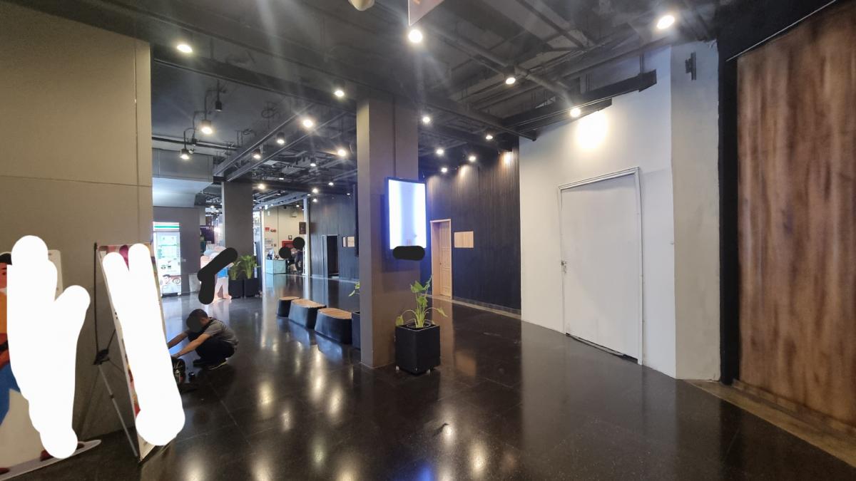 For RentRetail SpaceSukhumvit, Asoke, Thonglor : For rent, Phrom Phong, Thonglor, suitable for service businesses such as barbershops, dental clinics, Skincare businesses, not accepting beauty clinics, area size 49.34 square meters.