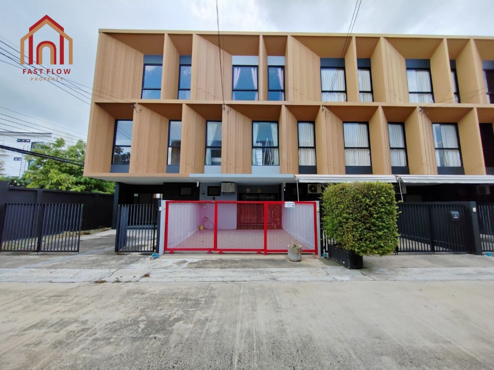 For SaleTownhomeNawamin, Ramindra : For sale: 3-storey townhouse, Plume Watcharaphon-Ekkamai, Townhome near Ram Intra Expressway