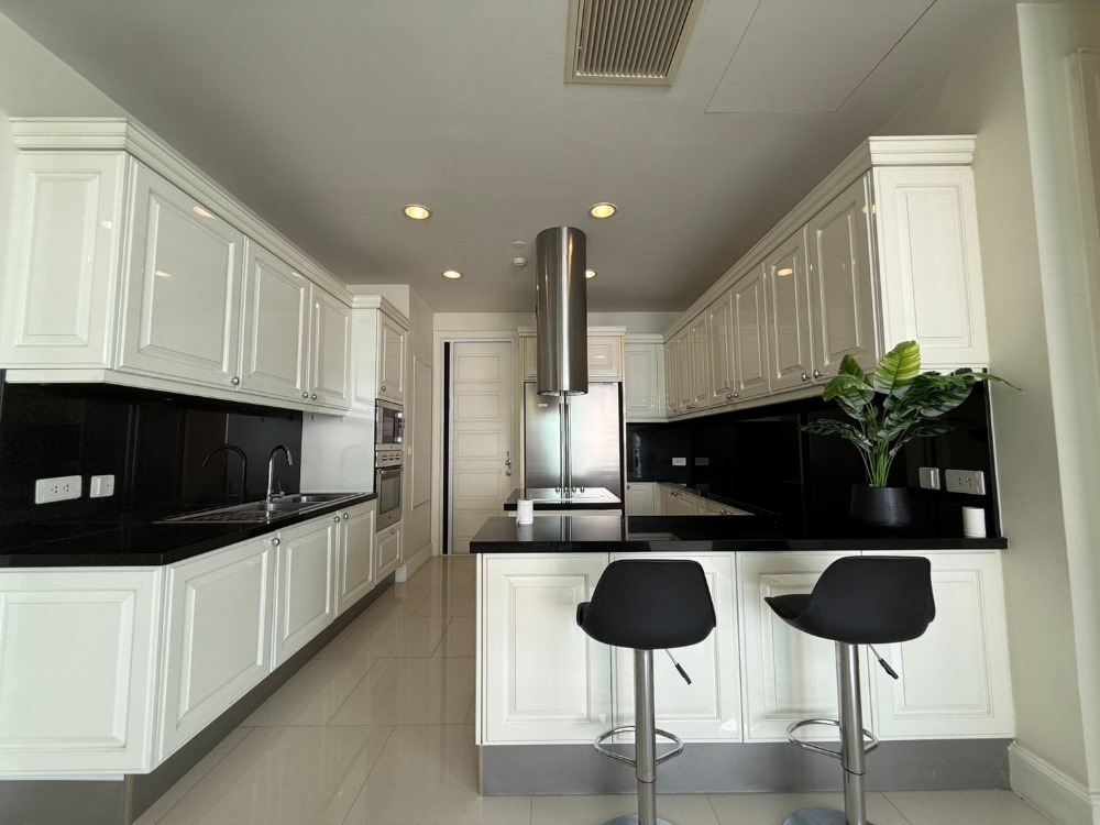 For RentCondoSukhumvit, Asoke, Thonglor : 🌇🎊 3 bedrooms Royce Private ResidenceCondo for rent, - Asoke.