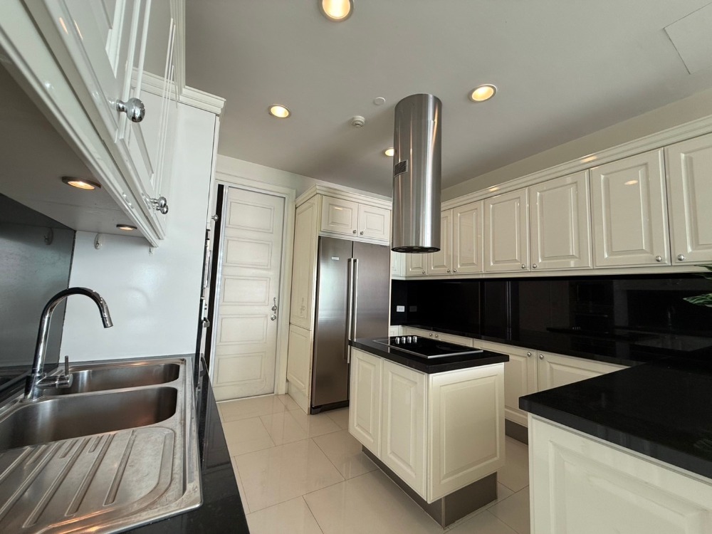 For RentCondoSukhumvit, Asoke, Thonglor : 🌇🎊 3 bedrooms Royce Private ResidenceCondo for rent, - Asoke.