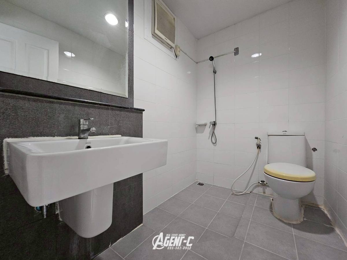 ให้เช่าทาวน์โฮมเกษตร นวมินทร์ ลาดปลาเค้า : ให้เช่า อารียา เดลี่ เกษตร-นวมินทร์ ทาวน์โฮม 3ชั้น 3 ห้องนอน 4 ห้องน้ำ 2 ที่จอดรถ  เฟอร์นิเเจอร์ครบพร้อมอยู่ ทำเลดีเดินทางสะดวก ใกล้ ม.เกษตร และเซ็นทรัล รามอินทรา