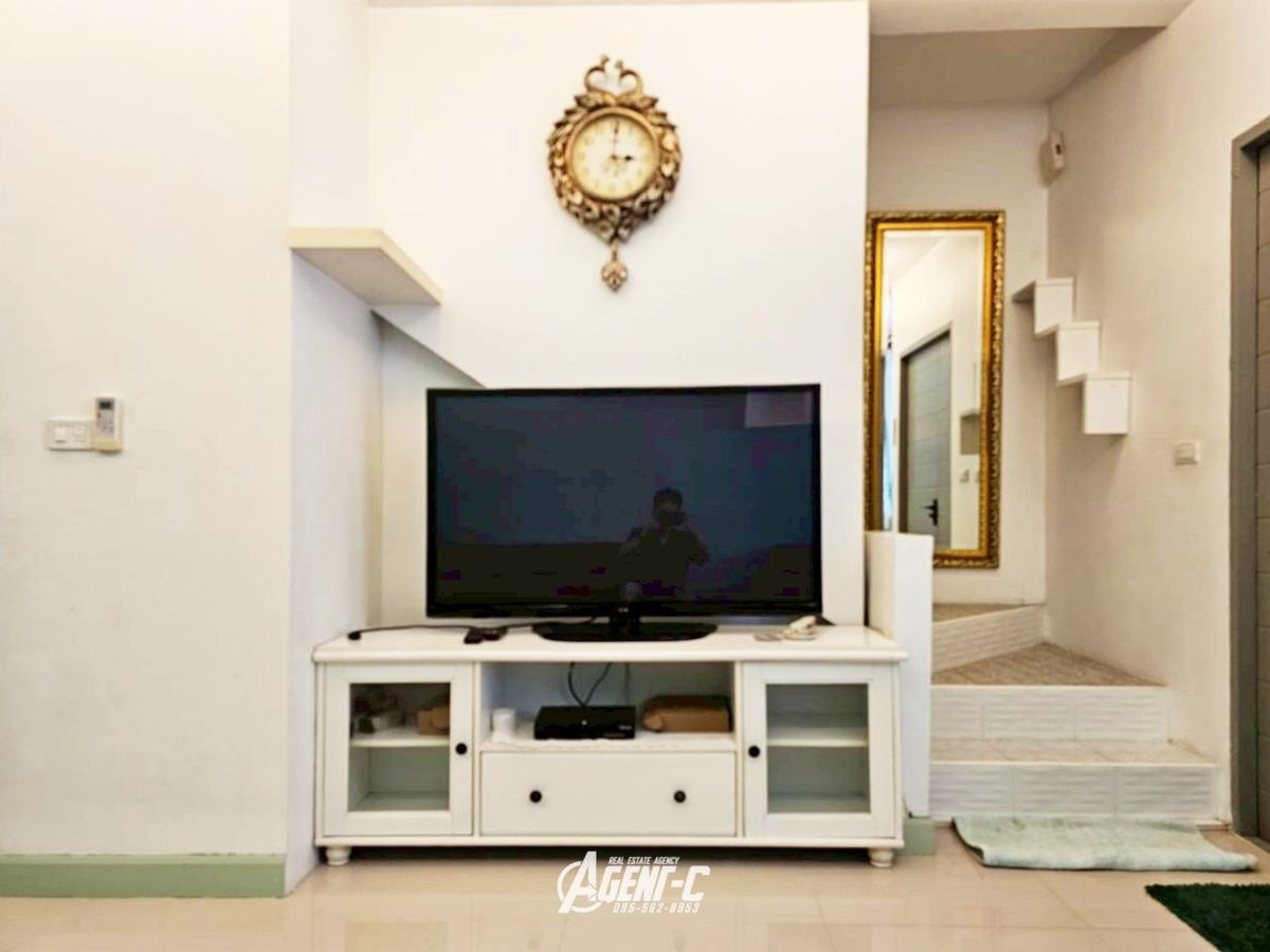 ให้เช่าทาวน์โฮมเกษตร นวมินทร์ ลาดปลาเค้า : ให้เช่า อารียา เดลี่ เกษตร-นวมินทร์ ทาวน์โฮม 3ชั้น 3 ห้องนอน 4 ห้องน้ำ 2 ที่จอดรถ  เฟอร์นิเเจอร์ครบพร้อมอยู่ ทำเลดีเดินทางสะดวก ใกล้ ม.เกษตร และเซ็นทรัล รามอินทรา