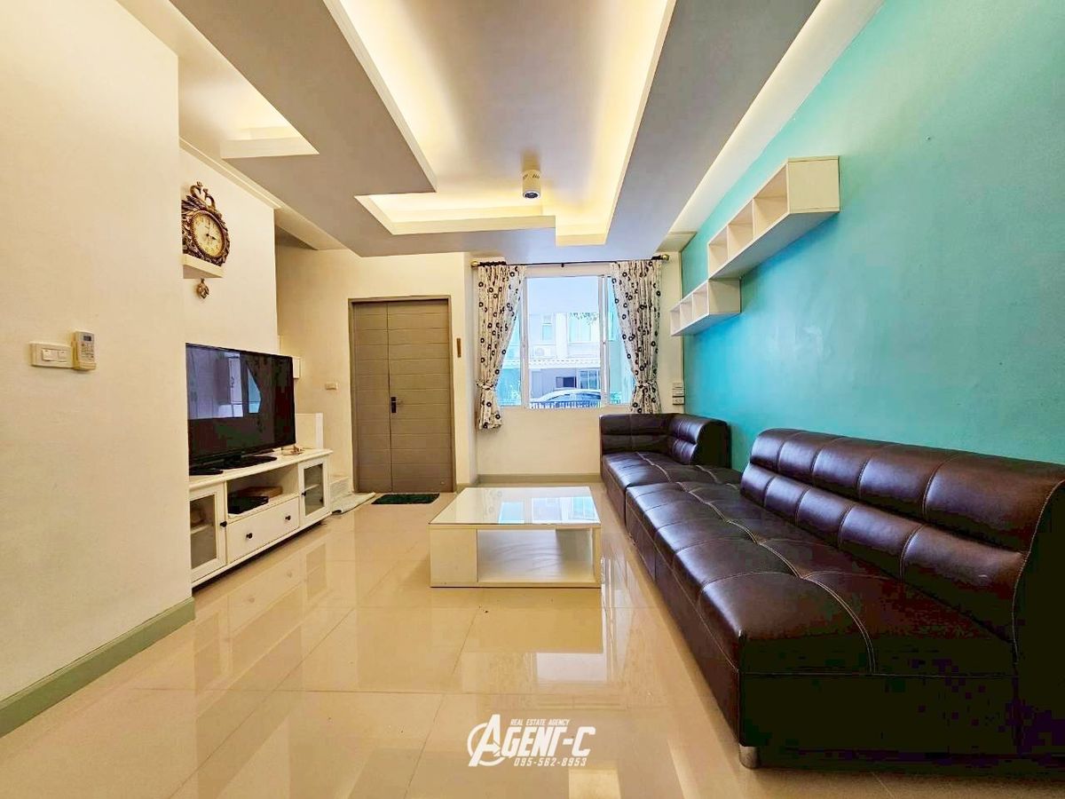 ให้เช่าทาวน์โฮมเกษตร นวมินทร์ ลาดปลาเค้า : ให้เช่า อารียา เดลี่ เกษตร-นวมินทร์ ทาวน์โฮม 3ชั้น 3 ห้องนอน 4 ห้องน้ำ 2 ที่จอดรถ  เฟอร์นิเเจอร์ครบพร้อมอยู่ ทำเลดีเดินทางสะดวก ใกล้ ม.เกษตร และเซ็นทรัล รามอินทรา