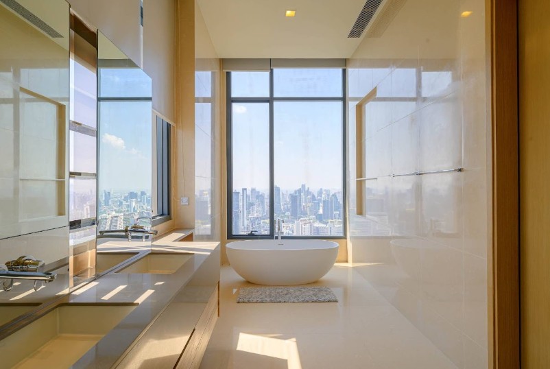 ขายคอนโดสุขุมวิท อโศก ทองหล่อ : The Esse Asoke : 2B3B  157.92 sqm High floor 50++ 45 MB