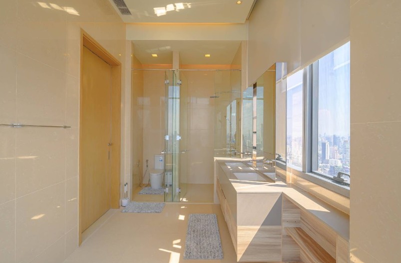 ขายคอนโดสุขุมวิท อโศก ทองหล่อ : The Esse Asoke : 2B3B  157.92 sqm High floor 50++ 45 MB