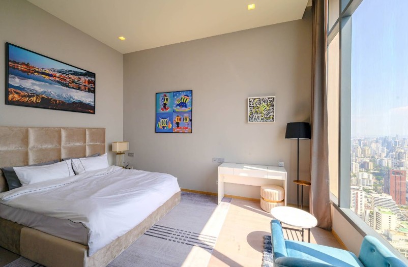 ขายคอนโดสุขุมวิท อโศก ทองหล่อ : The Esse Asoke : 2B3B  157.92 sqm High floor 50++ 45 MB