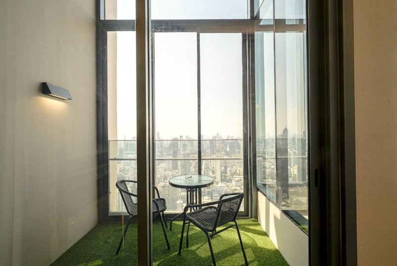 ขายคอนโดสุขุมวิท อโศก ทองหล่อ : The Esse Asoke : 2B3B  157.92 sqm High floor 50++ 45 MB