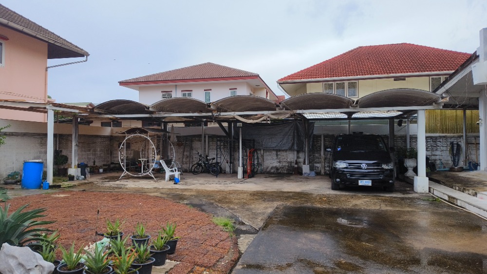 ขายบ้านลาดพร้าว เซ็นทรัลลาดพร้าว : บ้านทำเลเมือง แนวรถไฟฟ้า บนถนนลาดพร้าว, กรุงเทพ