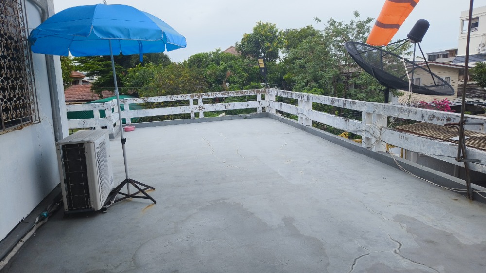 ขายบ้านลาดพร้าว เซ็นทรัลลาดพร้าว : บ้านทำเลเมือง แนวรถไฟฟ้า บนถนนลาดพร้าว, กรุงเทพ