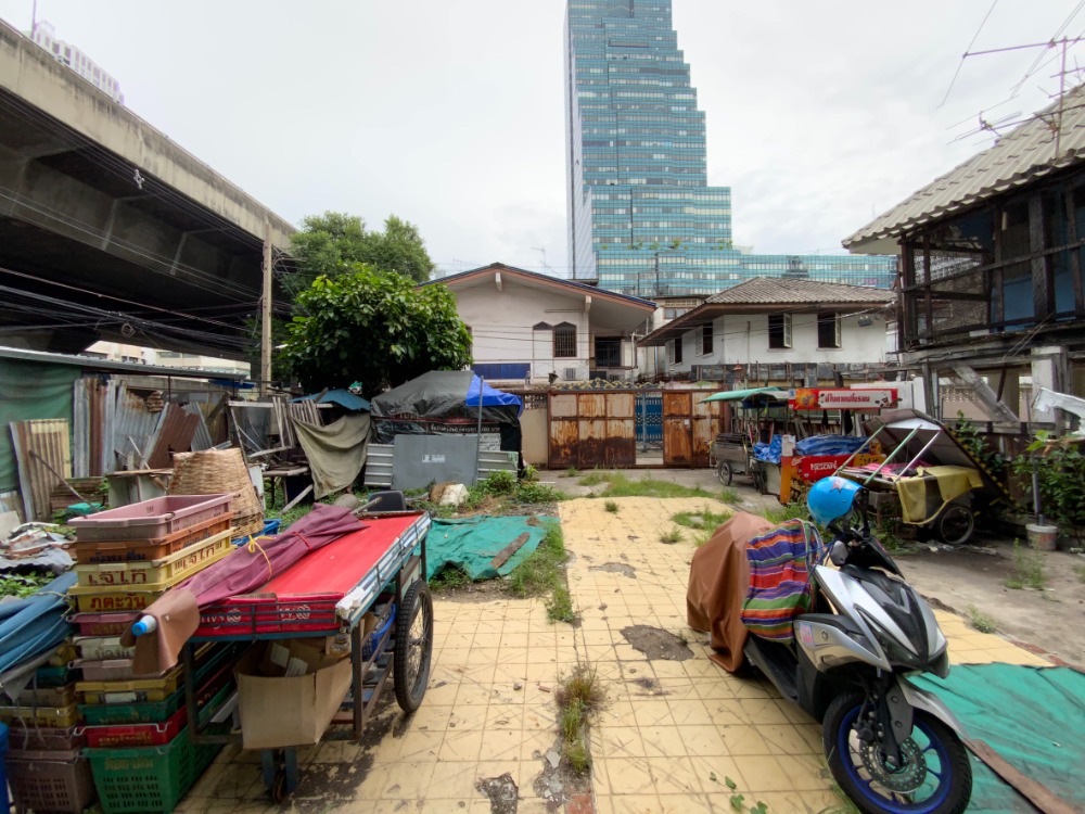 For SaleLandSilom, Saladaeng, Bangrak : Land on Surawong Road, close to the expressway, in the heart of the city [Boon Estate]