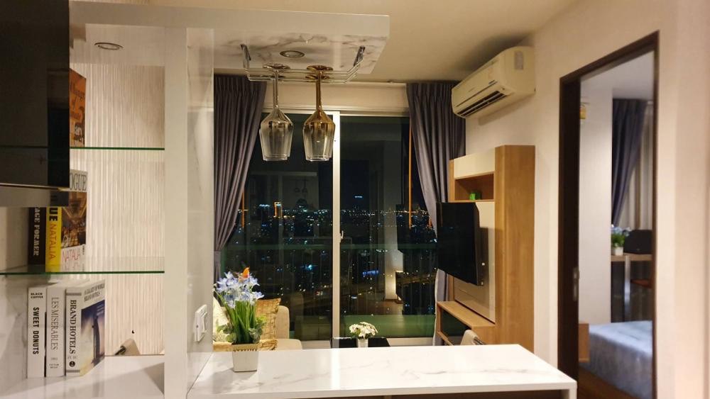 For RentCondoSathorn, Narathiwat : For rent ✨ Rhythm Sathorn - Narathiwas ✨ complete furniture and electrical appliances, near BTS Saphan Taksin.