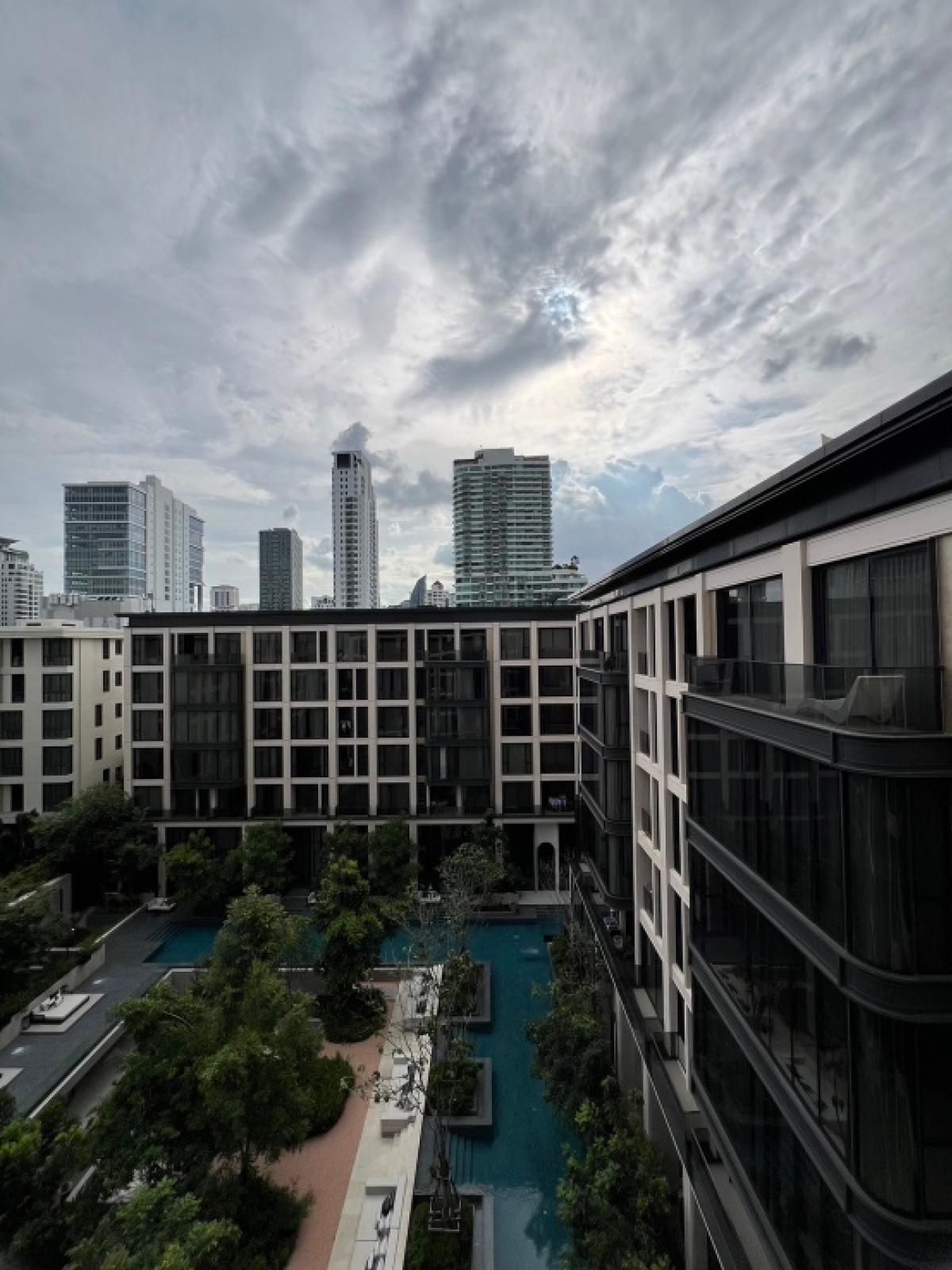 ขายคอนโดสุขุมวิท อโศก ทองหล่อ : Very rare and cheapest unit no one sell 2 BR penthouse 114 sqm