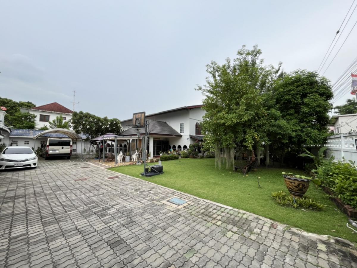 For SaleHouseRama9, Petchburi, RCA : Single house for sale, Rama 9 Soi 57/1