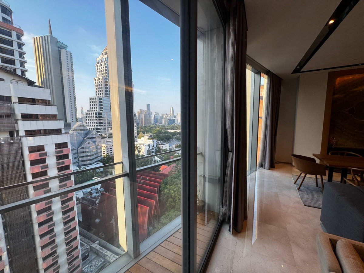 ขายคอนโดสีลม ศาลาแดง บางรัก : Saladaeng Residences 2 bedroom 126sqm for sale only 29 Mb best layout in the building!! Please contact 0816878954