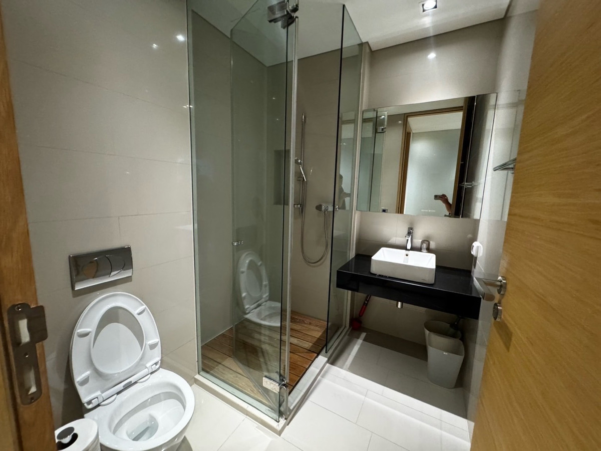 ขายคอนโดสีลม ศาลาแดง บางรัก : Saladaeng Residences 2 bedroom 126sqm for sale only 29 Mb best layout in the building!! Please contact 0816878954