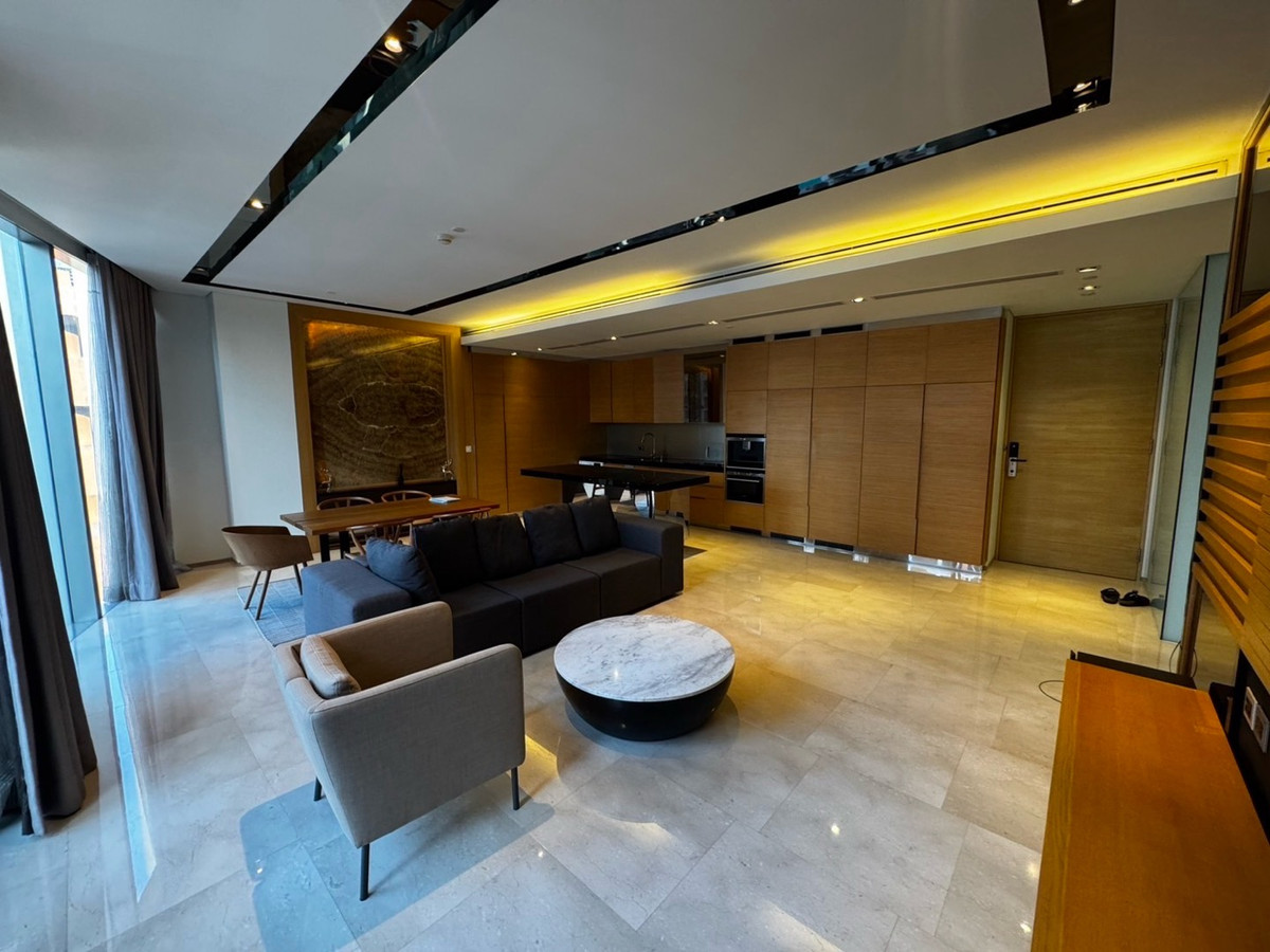 ขายคอนโดสีลม ศาลาแดง บางรัก : Saladaeng Residences 2 bedroom 126sqm for sale only 29 Mb best layout in the building!! Please contact 0816878954