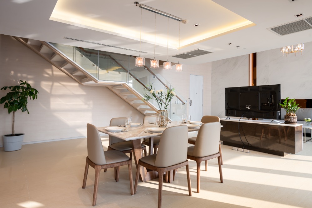 For RentCondoSukhumvit, Asoke, Thonglor : Luxury Penthouse on the Top Floor, Modern-Luxury Design, Fully Furnished and Ready to Move In, Thonglor  通罗豪华顶层公寓出租 ** NO CO-AGENT ** 