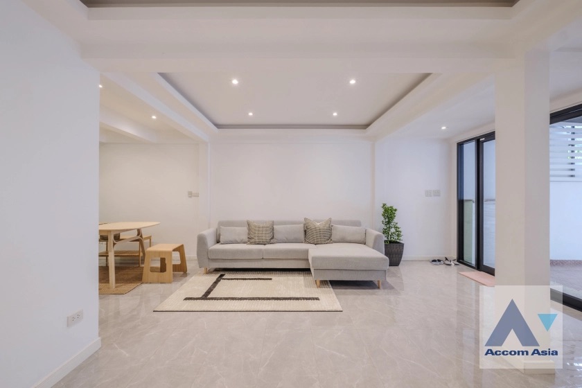 For RentTownhomeSukhumvit, Asoke, Thonglor : 3 Bedrooms Townhouse for Rent in Sukhumvit, Bangkok near BTS Phra khanong (AA41379)