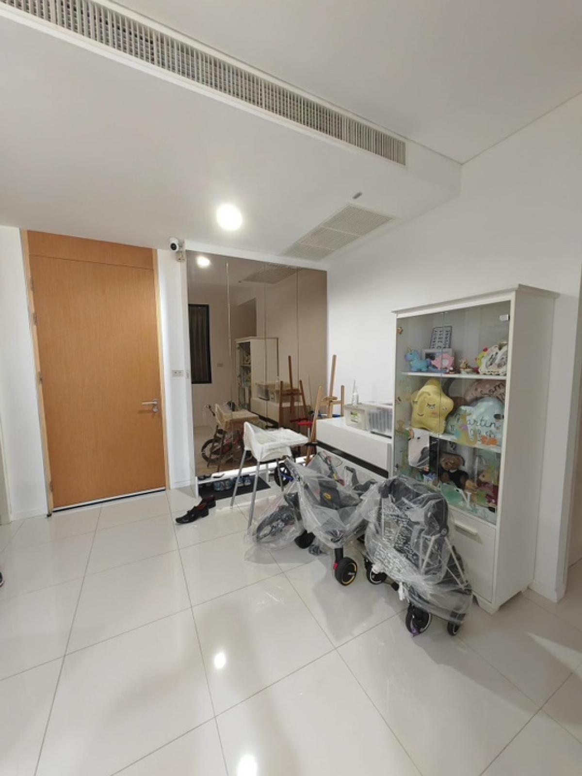 For SaleCondoWitthayu, Chidlom, Langsuan, Ploenchit : 📢👇Good price, good location, good for living or investing as located on Rama 4 road, opposite new project One Bangkok, near Lumpini park, sathorn, silom