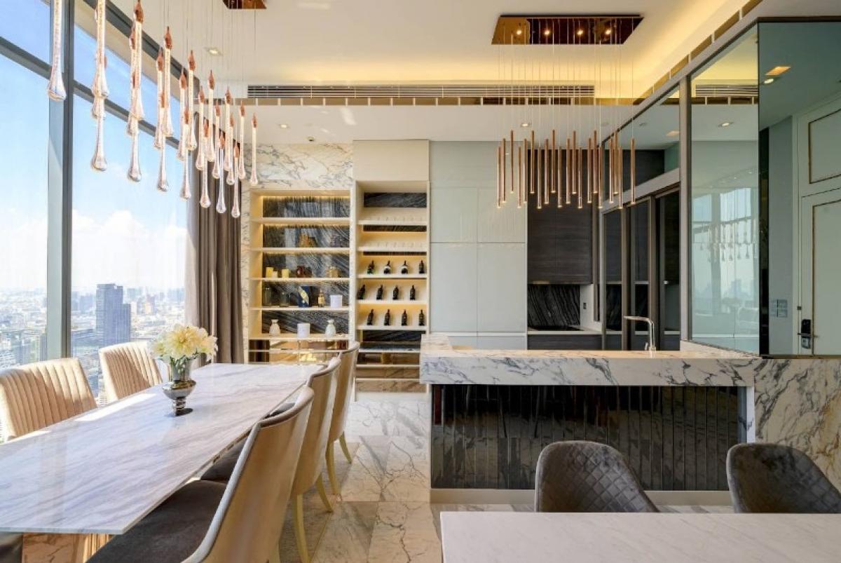 ให้เช่าคอนโดสุขุมวิท อโศก ทองหล่อ : The Esse Asoke Penthouse : 2bed 3bath super high floor 55 unblocked view 157.92sqm 180k/month Call: 0635925888