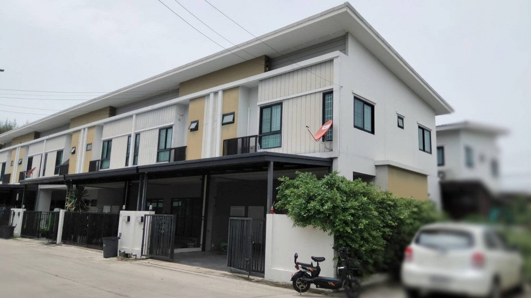 ขายทาวน์โฮมปทุมธานี รังสิต ธรรมศาสตร์ : ขาย ทาวน์โฮม เดอะ โมดิช ราชพฤกษ์ - กาญจนาภิเษก 122.2 ตรม 28.7 ตรว  ปทุมธานี สวยพร้อมอยู่ หลังมุม