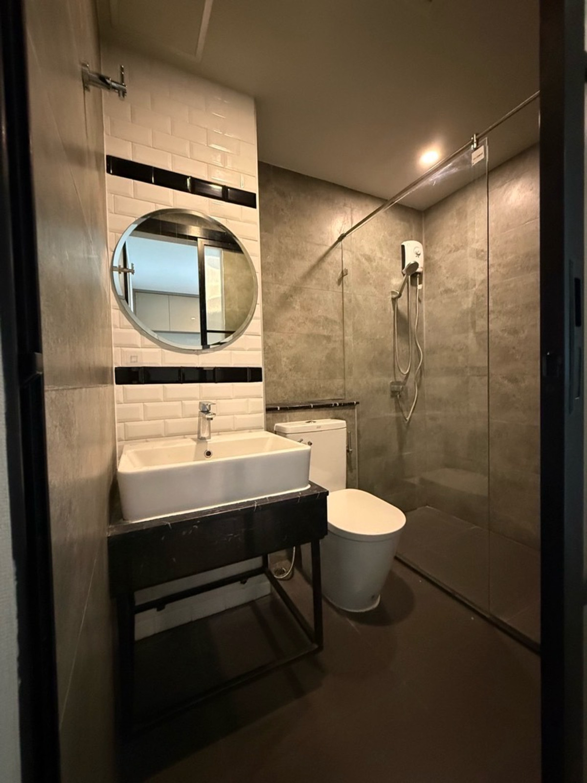 ให้เช่าคอนโดปิ่นเกล้า จรัญสนิทวงศ์ : 👑 Brix Condominium  👑  ให้เช่าห้องใหม่ ขนาด 25 ตรม. ชั้น 30 เฟอร์นิเจอร์ Built in มีเครื่องใช้ไฟฟ้าพร้อมอยู่