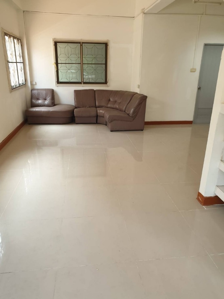 ขายบ้านเลียบทางด่วนรามอินทรา : บ้านเดี่ยว 2 ชั้ั้น ใกล้รถไฟฟ้า คอมมูนิตี้มอลล์ ใกล้ทางด่วน รามอินทรา