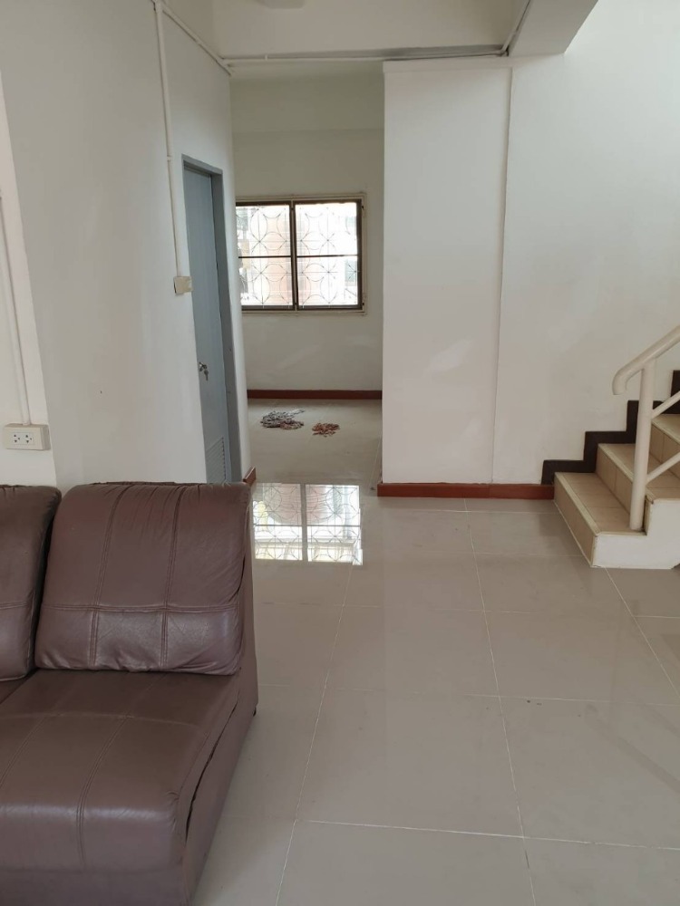 ขายบ้านเลียบทางด่วนรามอินทรา : บ้านเดี่ยว 2 ชั้ั้น ใกล้รถไฟฟ้า คอมมูนิตี้มอลล์ ใกล้ทางด่วน รามอินทรา