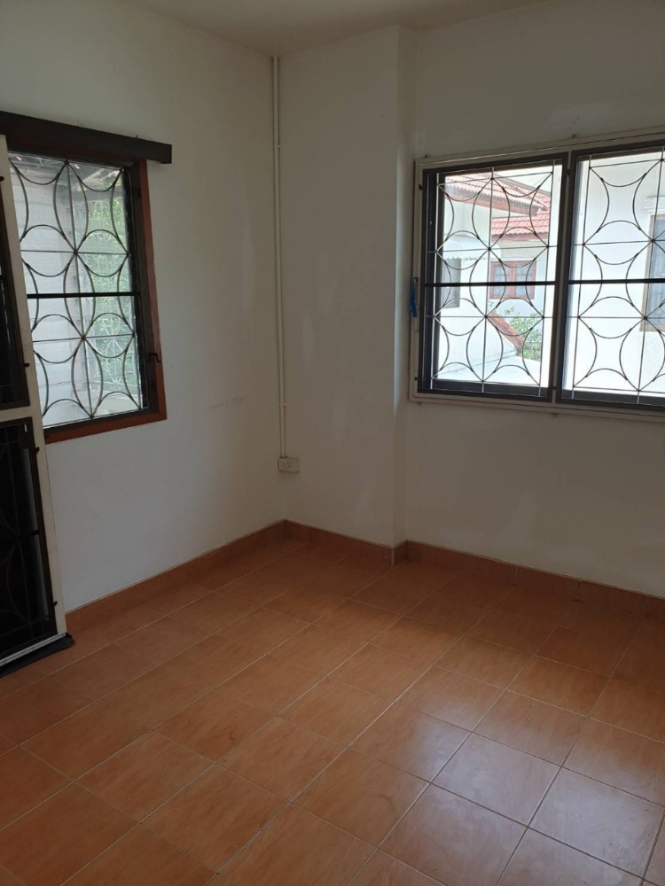 ขายบ้านเลียบทางด่วนรามอินทรา : บ้านเดี่ยว 2 ชั้ั้น ใกล้รถไฟฟ้า คอมมูนิตี้มอลล์ ใกล้ทางด่วน รามอินทรา