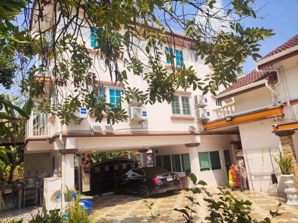 For SaleHouseNawamin, Ramindra : 3-storey detached house, Chalada Sai Mai, near the lake, convenient for walking, convenient for shopping
