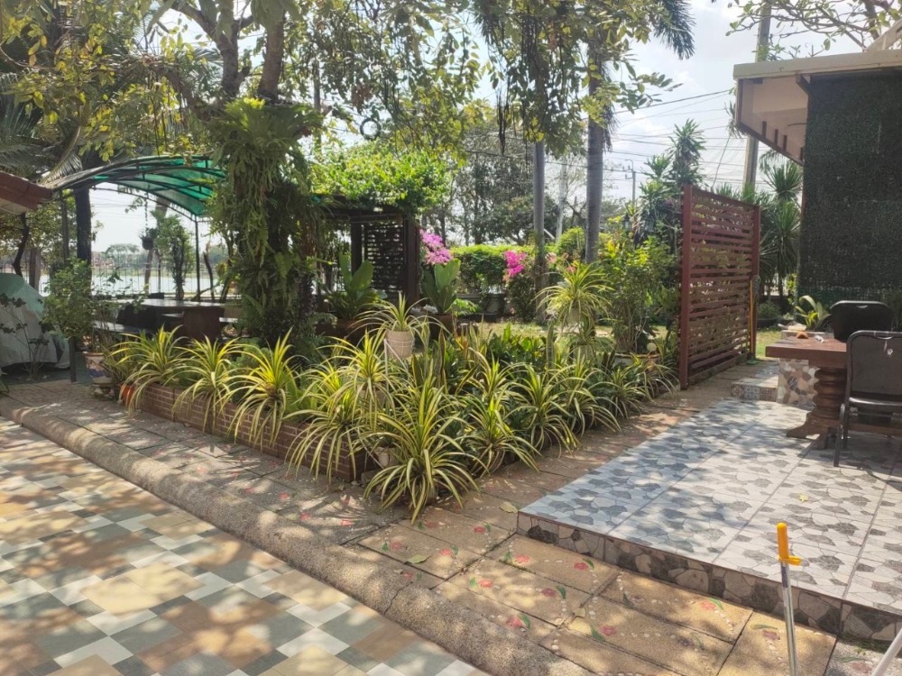 For SaleHouseNawamin, Ramindra : 3-storey detached house, Chalada Sai Mai, near the lake, convenient for walking, convenient for shopping