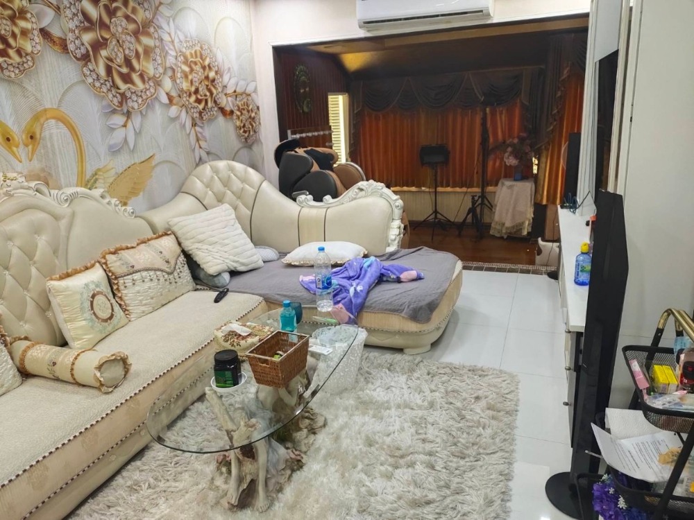 For SaleHouseNawamin, Ramindra : 3-storey detached house, Chalada Sai Mai, near the lake, convenient for walking, convenient for shopping