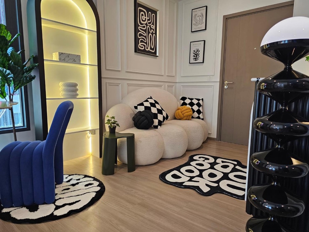 For RentCondoKasetsart, Ratchayothin : For rent: Aspire Ratchayothin, new room, beautiful, exactly the same, 1 bedroom, corner room, pool view, near BTS Ratchayothin 350 m., free shuttle available**Line: 0863649888