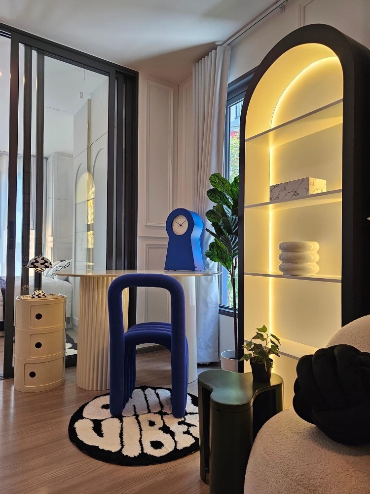 For RentCondoKasetsart, Ratchayothin : For rent: Aspire Ratchayothin, new room, beautiful, exactly the same, 1 bedroom, corner room, pool view, near BTS Ratchayothin 350 m., free shuttle available**Line: 0863649888