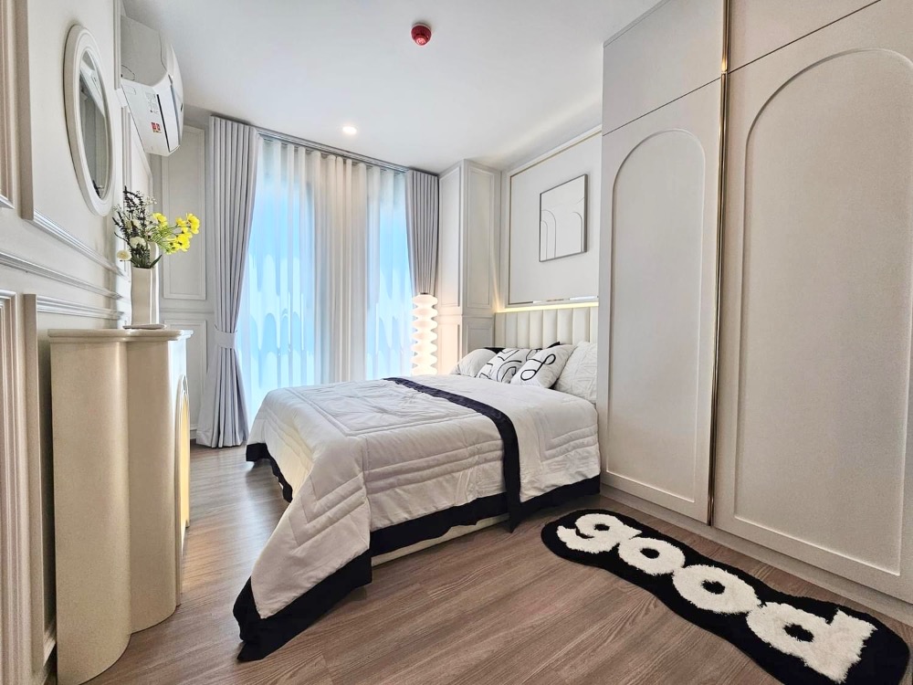 For RentCondoKasetsart, Ratchayothin : For rent: Aspire Ratchayothin, new room, beautiful, exactly the same, 1 bedroom, corner room, pool view, near BTS Ratchayothin 350 m., free shuttle available**Line: 0863649888