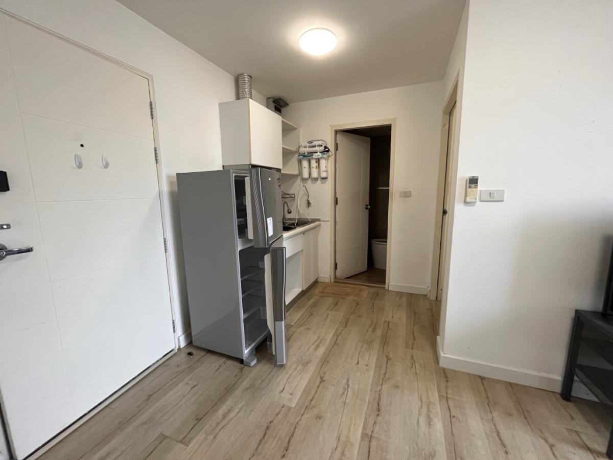 For SaleCondoLadprao, Central Ladprao : Owner sells! Condo Lat Phrao 15 Low-Rise, size 27.5 sq m, 8th floor, only 300 m from MRT Lat Phrao, can go through many alleys of Phahon Yothin.