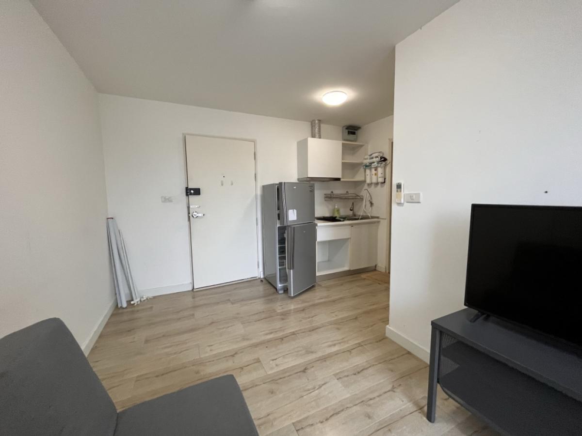 For SaleCondoLadprao, Central Ladprao : Owner sells! Condo Lat Phrao 15 Low-Rise, size 27.5 sq m, 8th floor, only 300 m from MRT Lat Phrao, can go through many alleys of Phahon Yothin.