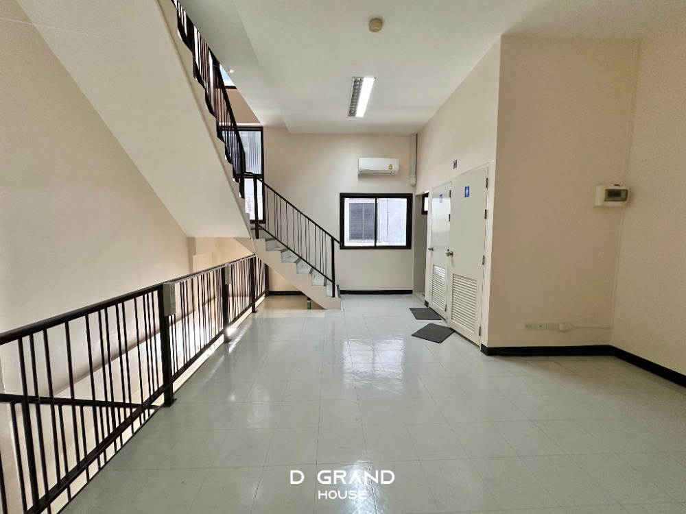 ขายอาคารพาณิชย์แจ้งวัฒนะ เมืองทอง : อาคารพาณิชย์ ทำเลดี ใจกลางเมืองทองธานี โครงการสุโขทัย อเวนิวส์ 99 2 คูหา สภาพดี พร้อมเริ่มกิจการได้ทันที❗️