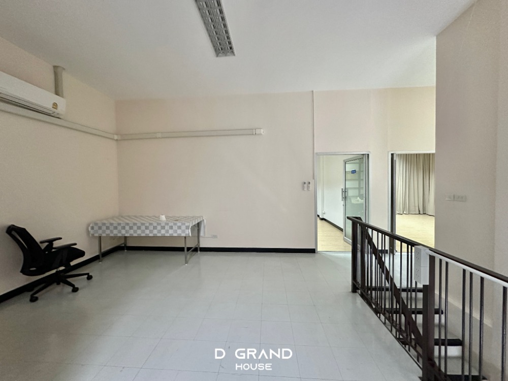 ขายอาคารพาณิชย์แจ้งวัฒนะ เมืองทอง : อาคารพาณิชย์ ทำเลดี ใจกลางเมืองทองธานี โครงการสุโขทัย อเวนิวส์ 99 2 คูหา สภาพดี พร้อมเริ่มกิจการได้ทันที❗️