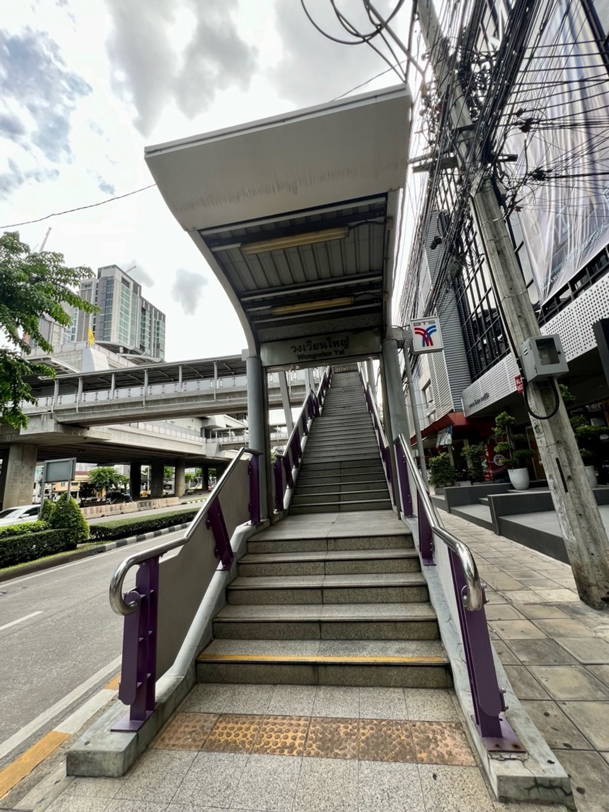 ขายคอนโดวงเวียนใหญ่ เจริญนคร : 🔥[For Sale] ขายขาดทุน ด่วน!! คอนโด Duplex ไอดีโอ สาทร – วงเวียนใหญ่ (Ideo Sathorn Wongwai Yai) ใกล้รถไฟฟ้า BTS วงเวียนใหญ่