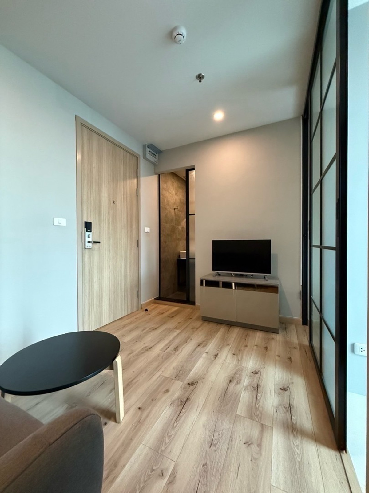 For RentCondoPinklao, Charansanitwong : 👑 Brix Condominium 👑 New room for rent, size 25 sq m., 30th floor, built-in furniture, electrical appliances, ready to move in.