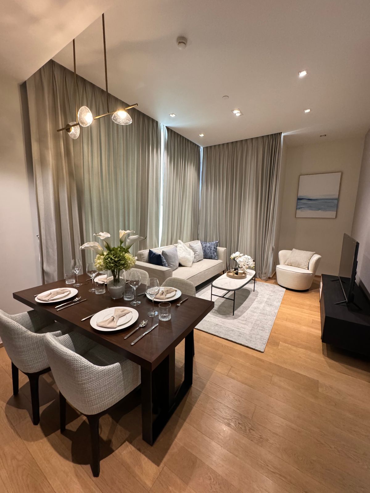 ให้เช่าคอนโดวิทยุ ชิดลม หลังสวน : For Rent ✨28 Chidlom✨ 2 beds, 2 baths, size 74 sqm, High floor, Near BTS Chidlom, Tel.0982645161