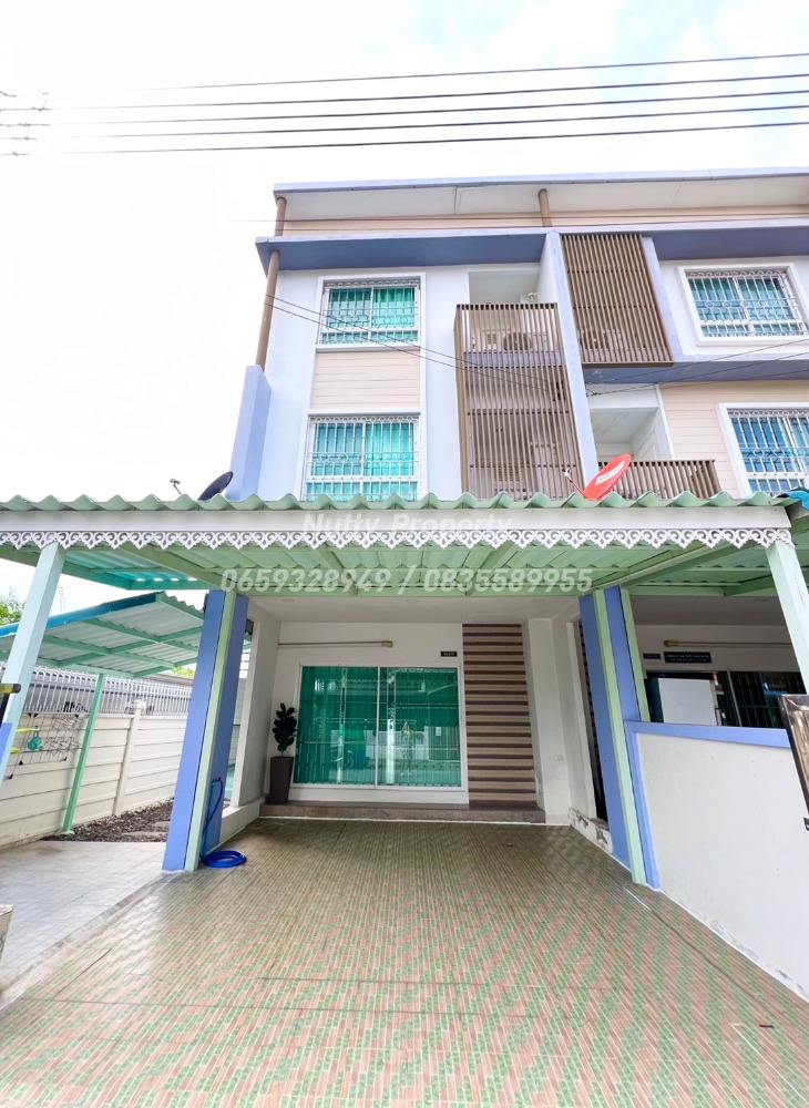 For SaleTownhomeBangna, Bearing, Lasalle : 3-storey townhouse, corner unit, quiet, 450 meters from BTS Lasalle Station, good for living or doing business.