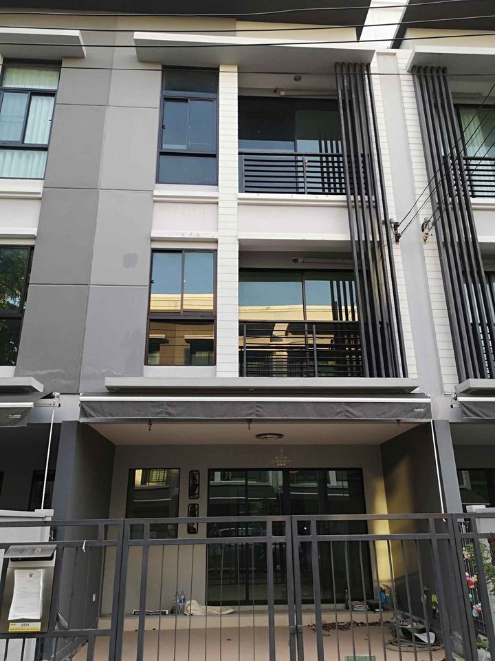 For RentTownhomeChaengwatana, Muangthong : Announcement for renting a townhouse in the Baan Klang Muang Ngamwongwan project