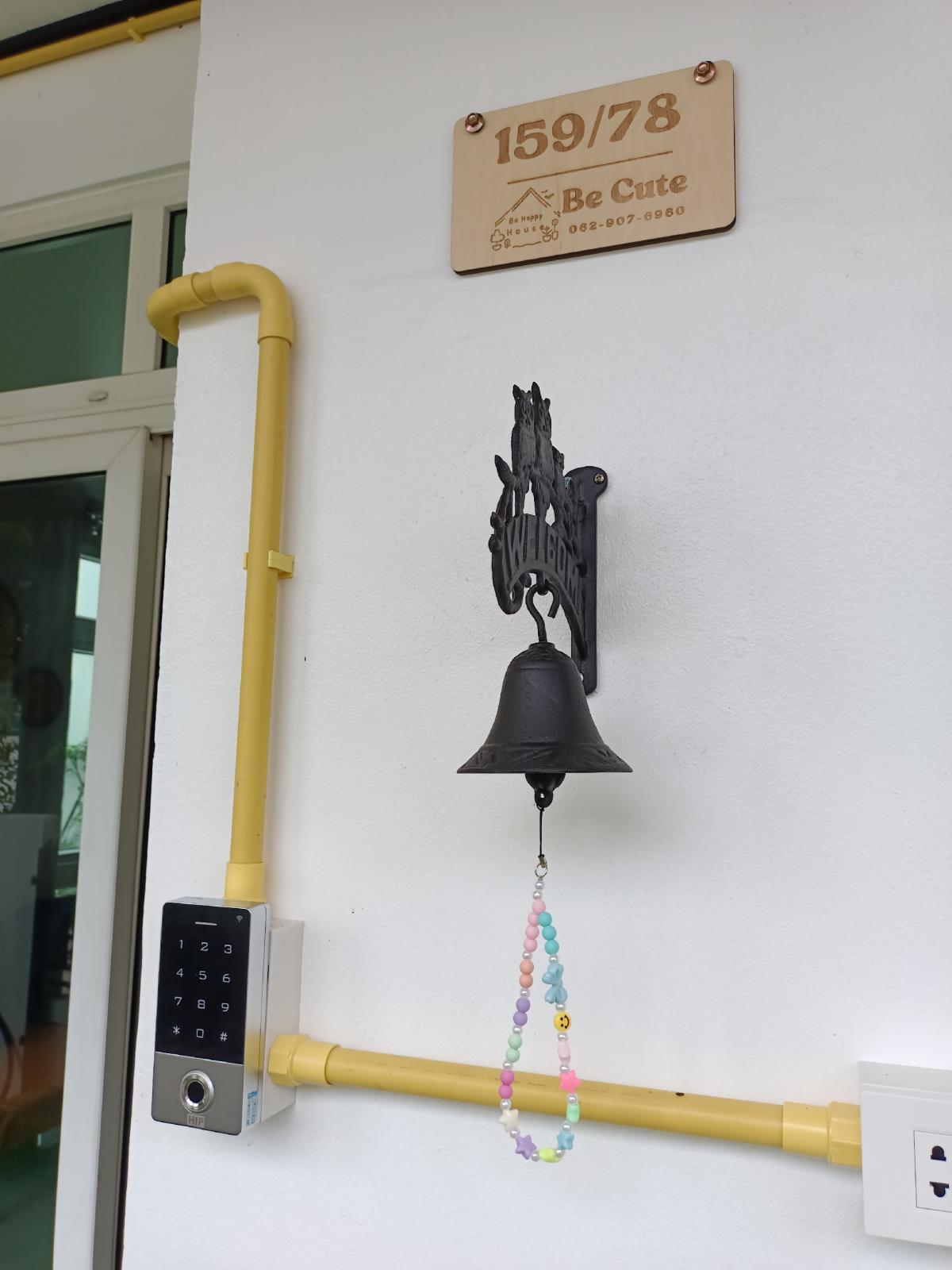 ให้เช่าทาวน์โฮมนนทบุรี บางใหญ่ บางบัวทอง : Be Cute บ้านให้เช่า ระยะสั้น  3 นอน 2 น้ำ แปลงมุม ถนนเมน มีสวนหย่อม พักได้ไม่เกิน  6  ท่าน จอดรถ 2 คัน หมู่บ้านทิพย์พิมาน บ้านริมน้ำ ติด MRT คลองบางไผ่