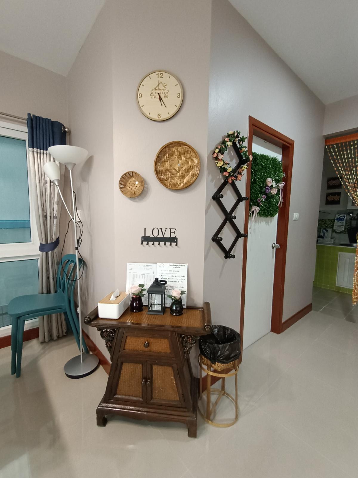 ให้เช่าทาวน์โฮมนนทบุรี บางใหญ่ บางบัวทอง : Be Cute บ้านให้เช่า ระยะสั้น  3 นอน 2 น้ำ แปลงมุม ถนนเมน มีสวนหย่อม พักได้ไม่เกิน  6  ท่าน จอดรถ 2 คัน หมู่บ้านทิพย์พิมาน บ้านริมน้ำ ติด MRT คลองบางไผ่